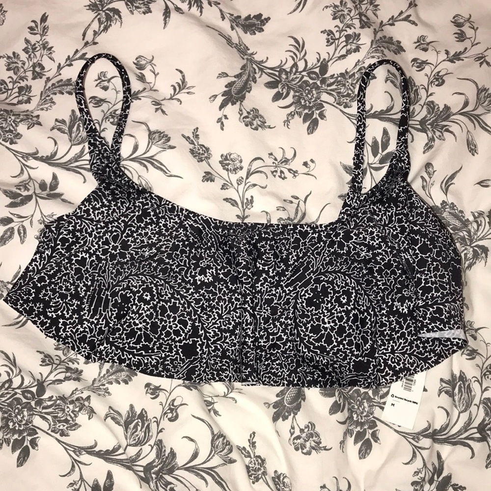 Old Navy women’s flutter bikini top